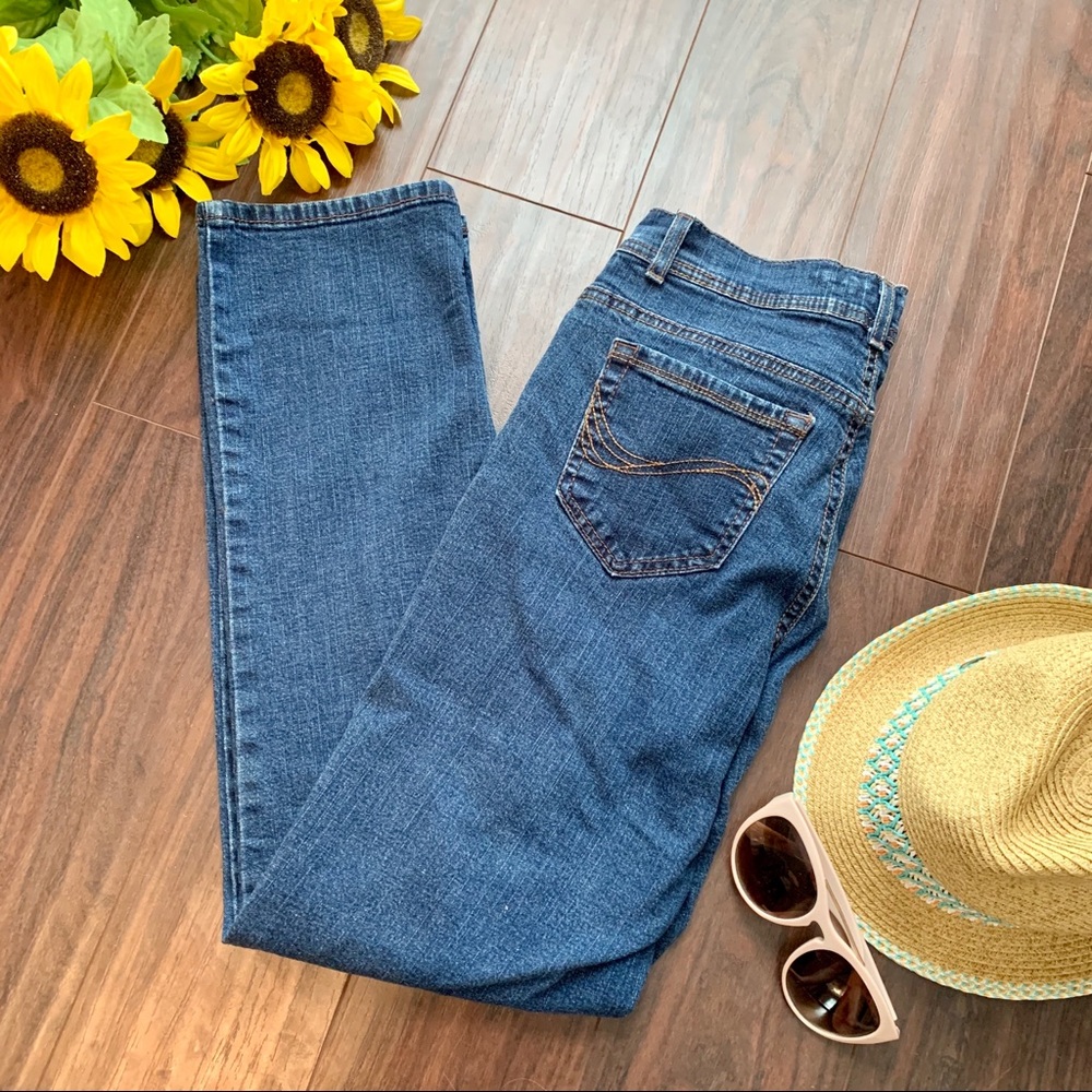 Charter Club Slim It Up Straight Leg Blue Jeans